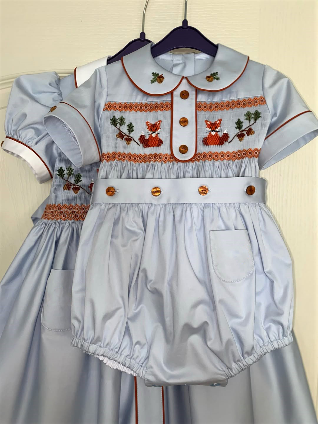ชุดเด็กชายหญิงน่ารัก ชุดเดรสปั - Photography Outfits บทวิจารณ์และราคา